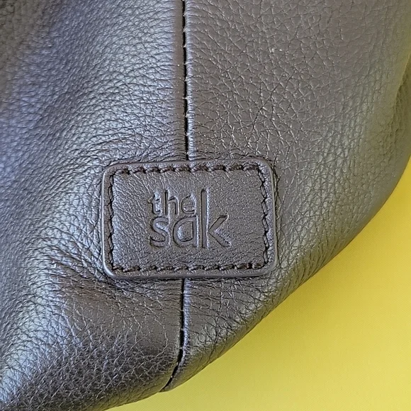 The Sak lady's bucket-style shoulder bag - Picture 7 of 12